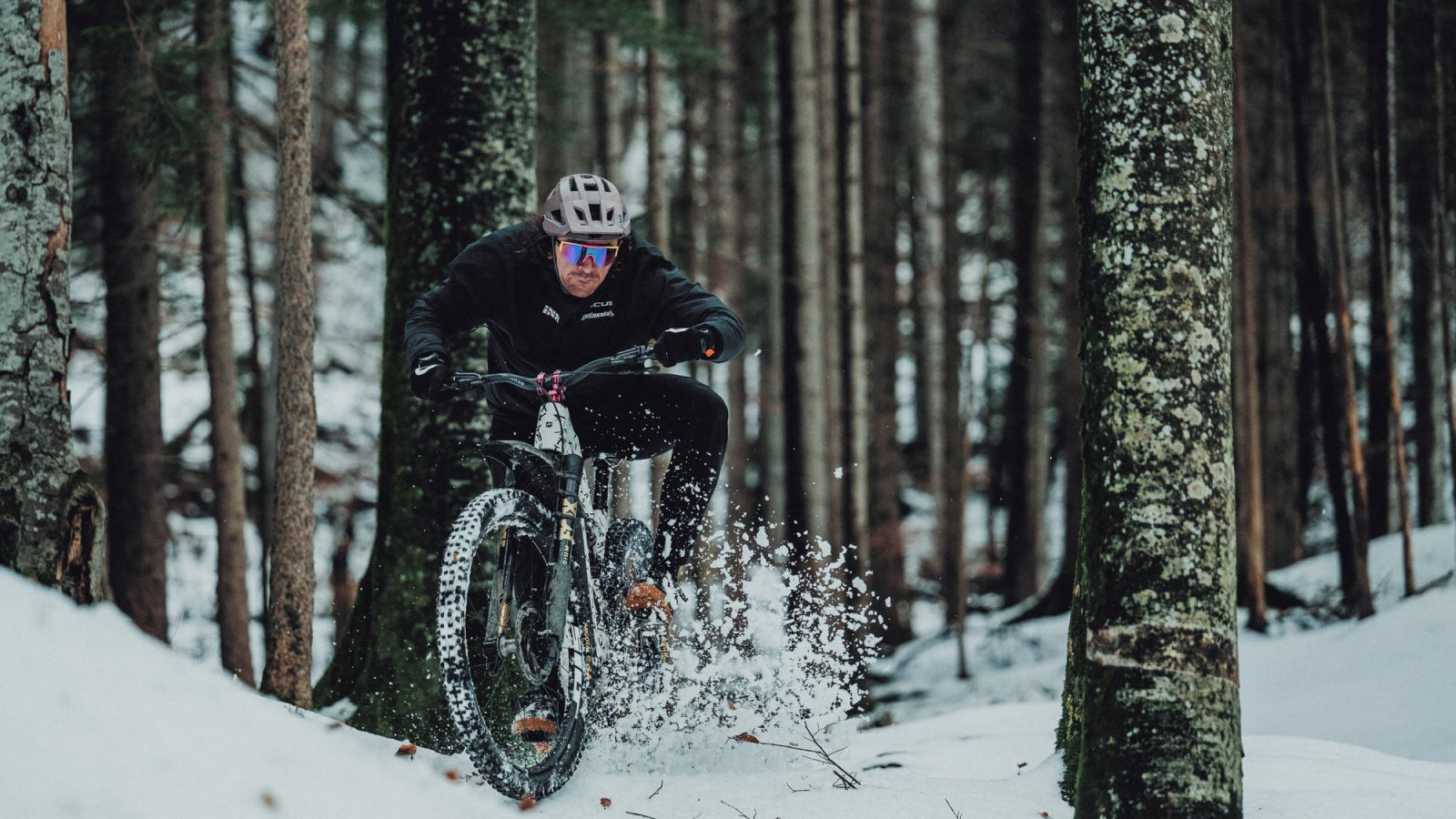 Wyn Masters riding a mountain bike fitted with the PEMBREE GCS cockpit
